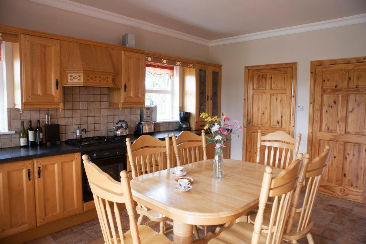 Inviting 4-Bed House In Strokestown Villa Exterior foto