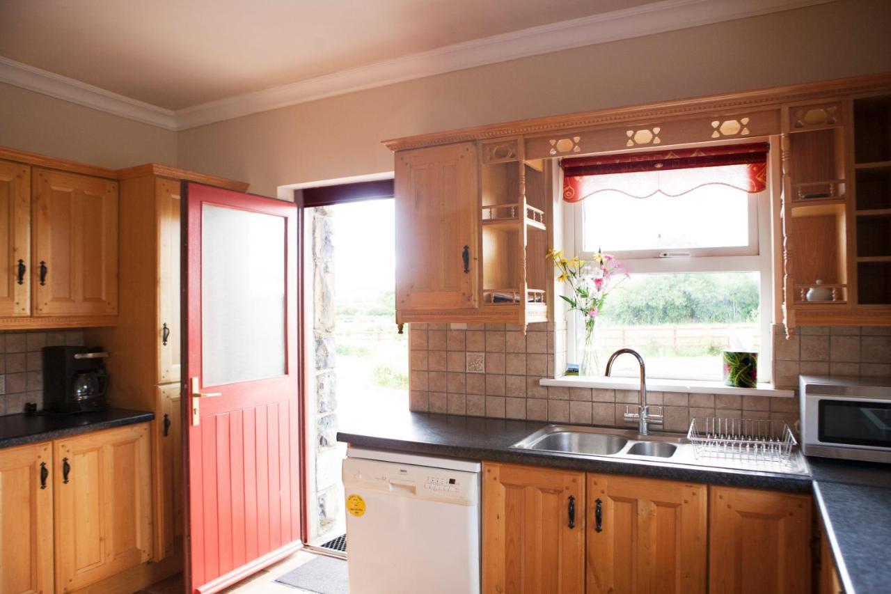 Inviting 4-Bed House In Strokestown Villa Exterior foto