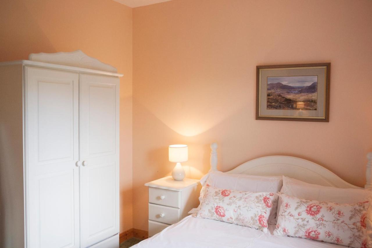 Inviting 4-Bed House In Strokestown Villa Exterior foto